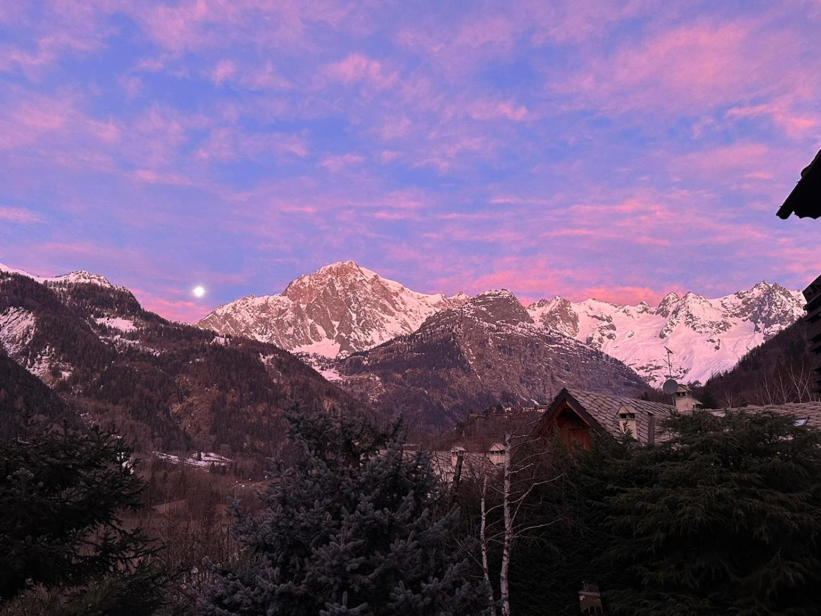 Courmayeur~Navetta Gratuita Per Il Centro+Impianti Eksteriør billede